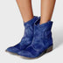 Blau