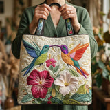 Blumenmuster Stepptasche Kolibri und weiße Blumen – Zwei Größen